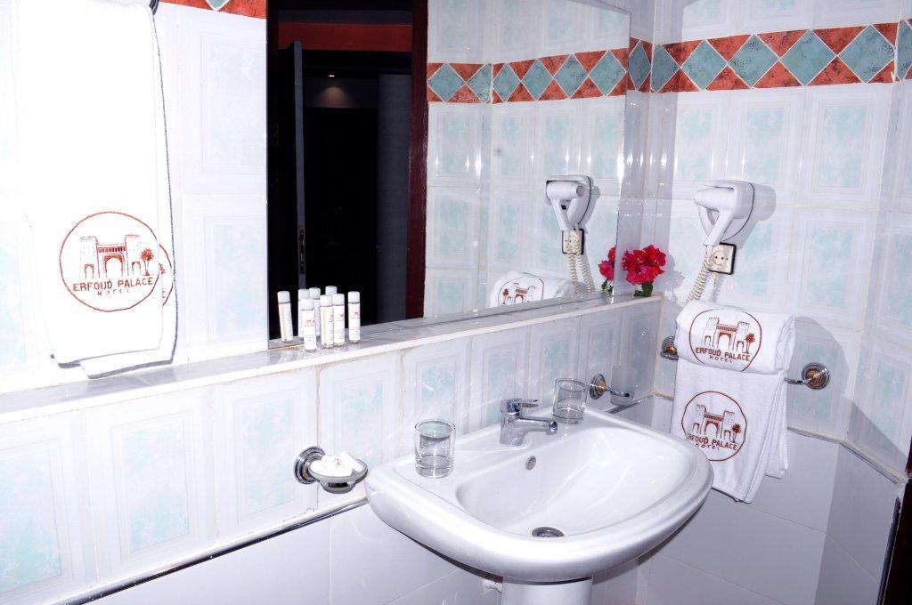 El Ati Hotel Ерфуд Екстериор снимка